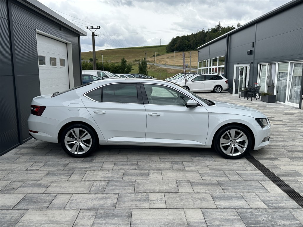 skoda-superb-1-4-tsi-150ps-style-plus-4x4 - 5