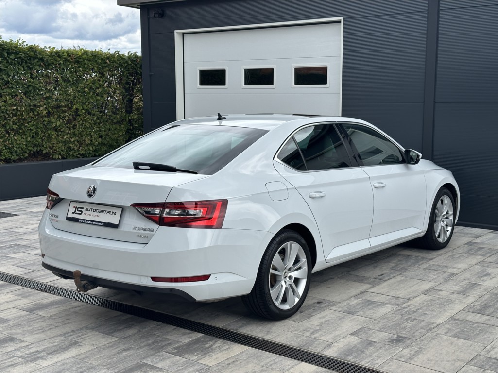 skoda-superb-1-4-tsi-150ps-style-plus-4x4 - 6