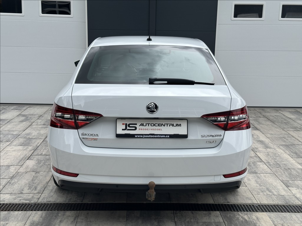skoda-superb-1-4-tsi-150ps-style-plus-4x4 - 7