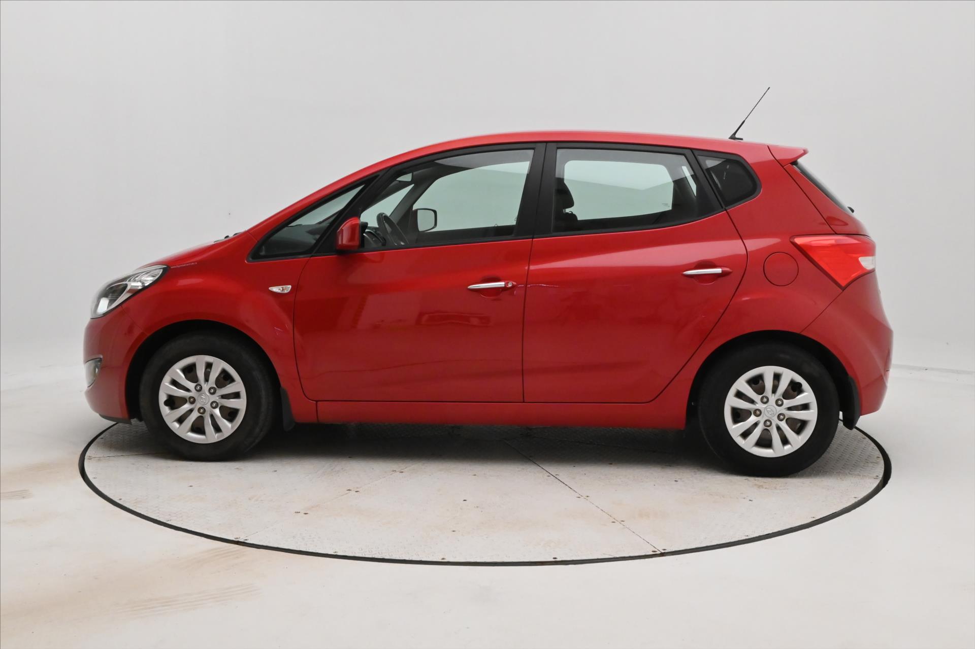 hyundai-ix20-1-4-66kw-cvvt-manual-zaruka-az-5-let - 7
