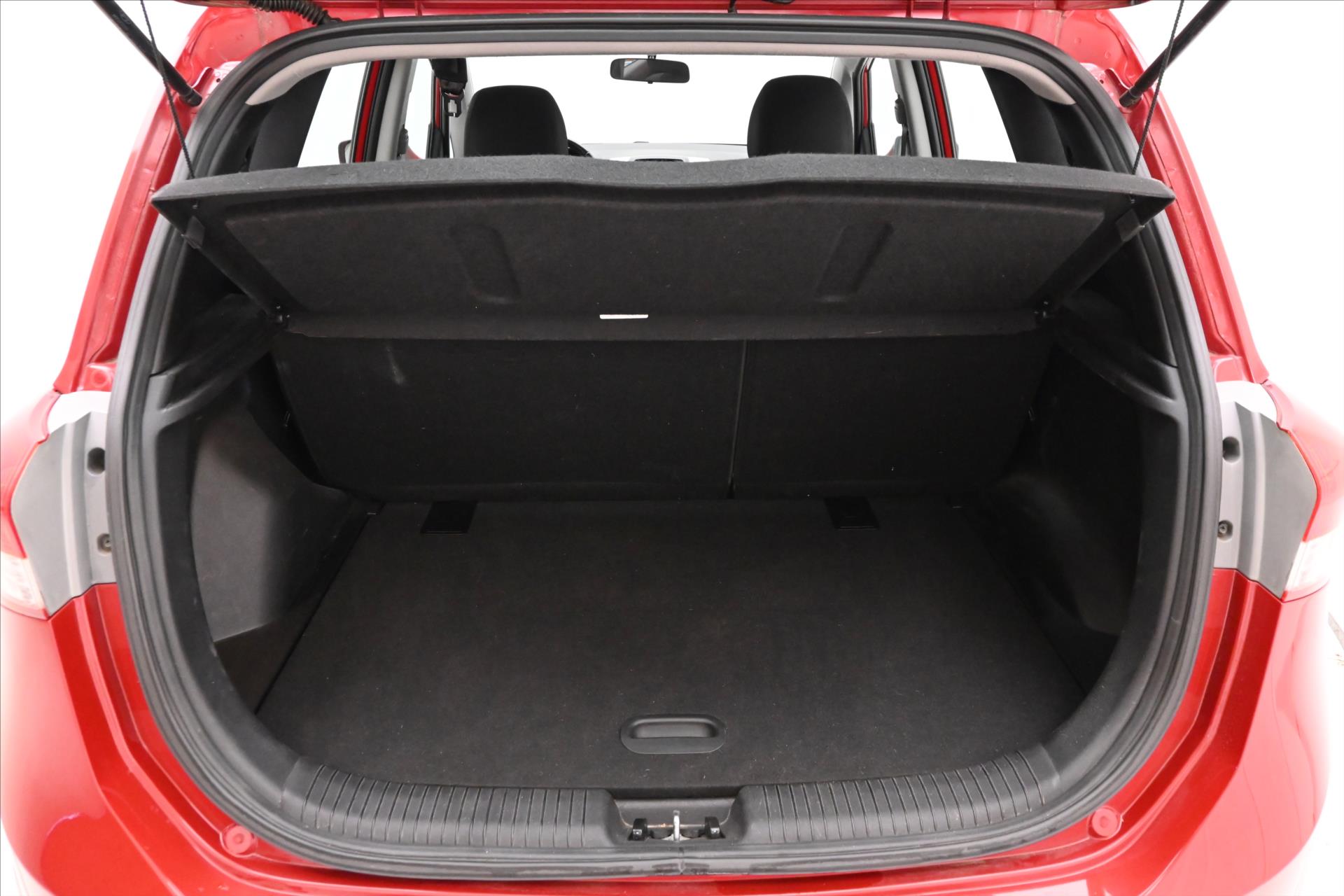 hyundai-ix20-1-4-66kw-cvvt-manual-zaruka-az-5-let - 8