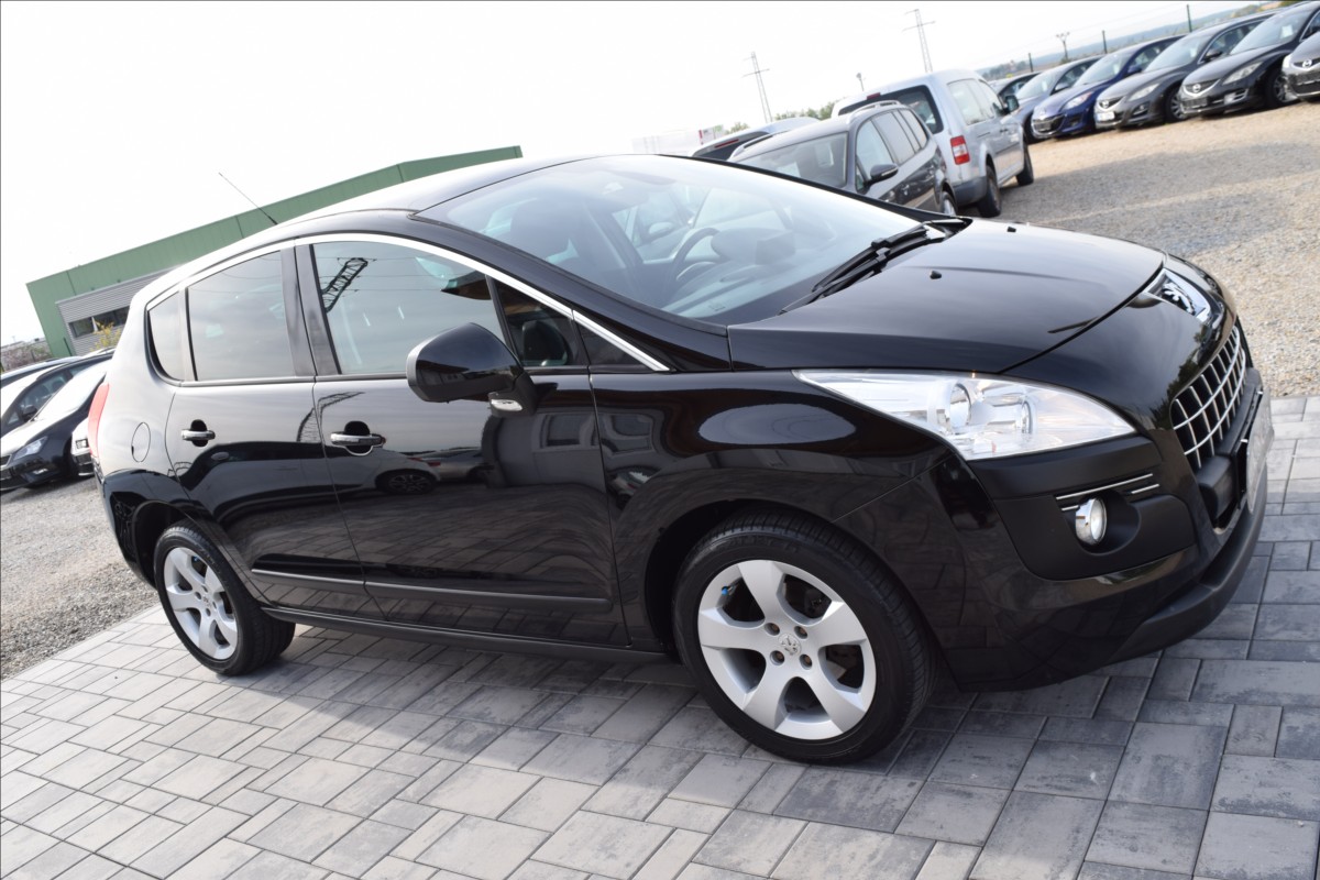 peugeot-3008-1-6-i-88kw-alu-navi-panorama - 3