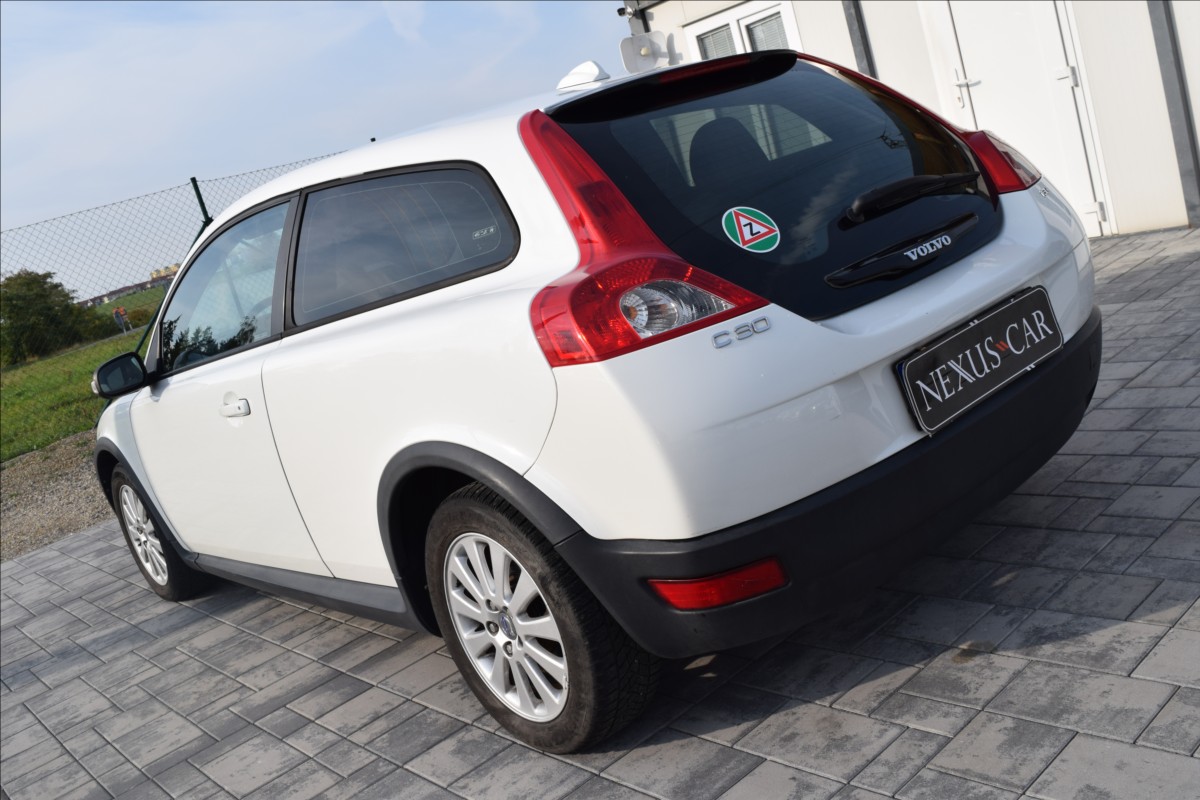 volvo-c30-1-6-80kw-po-servise - 9