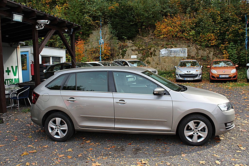 skoda-rapid-1-0-tsi-70-kw-spaceback - 4