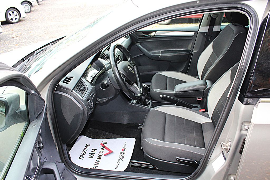 skoda-rapid-1-0-tsi-70-kw-spaceback - 9