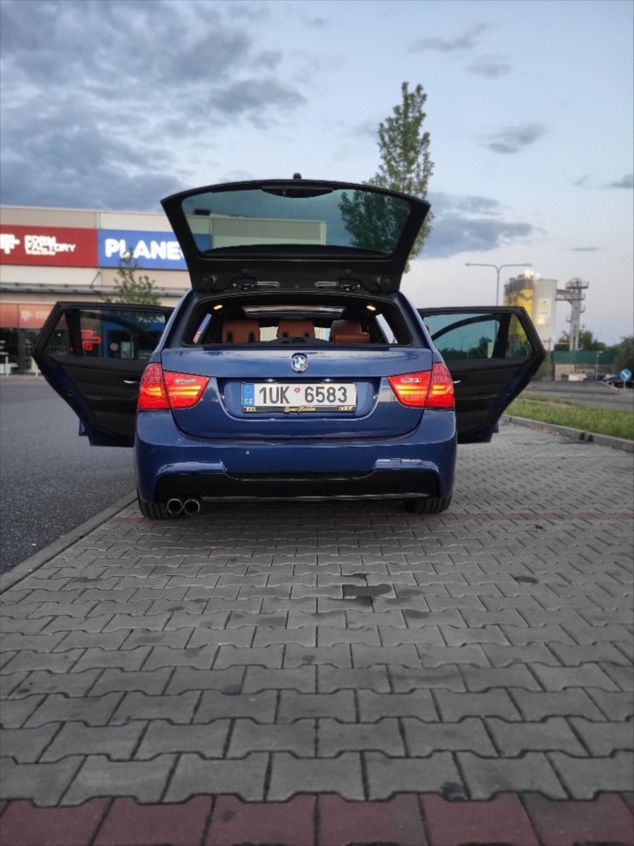 bmw-rada-3-3-0-330d-facelift-m-paket - 2