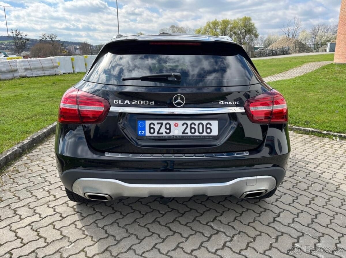 mercedes-benz-gla-2-1-200d-4matic-7g-automat-diesel - 1