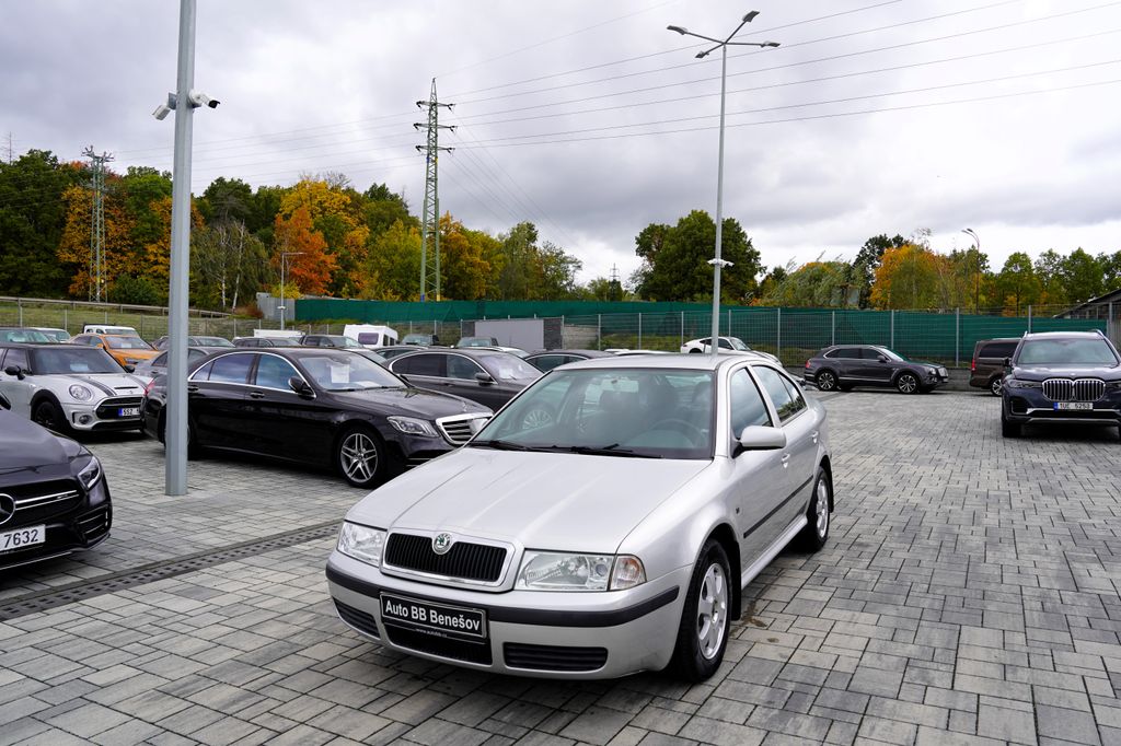 skoda-octavia-1-6-mpi-klima-al-kola - 1