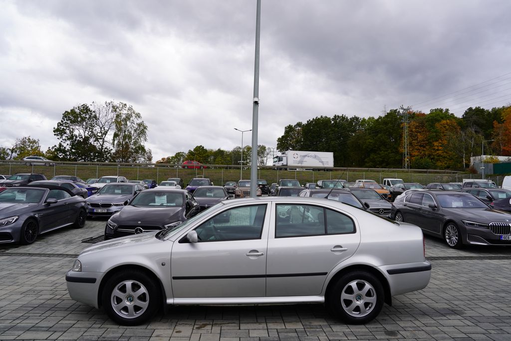 skoda-octavia-1-6-mpi-klima-al-kola - 2