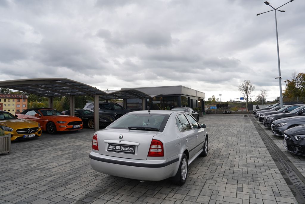 skoda-octavia-1-6-mpi-klima-al-kola - 5
