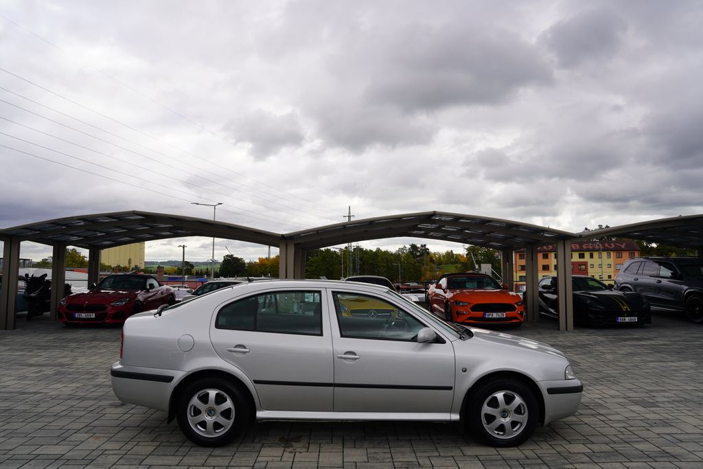 skoda-octavia-1-6-mpi-klima-al-kola - 6