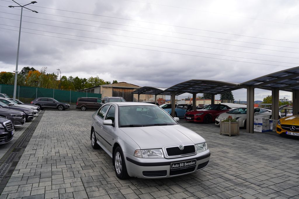 skoda-octavia-1-6-mpi-klima-al-kola - 7