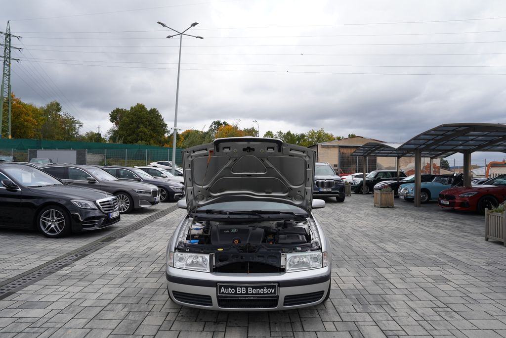 skoda-octavia-1-6-mpi-klima-al-kola - 8