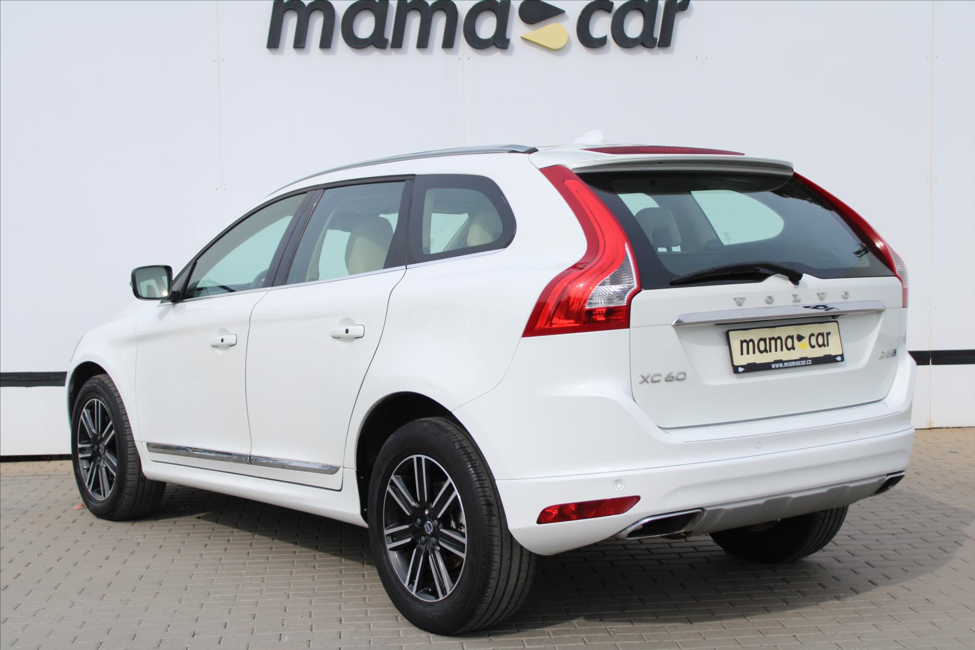 volvo-xc60-2-4-d4-140kw-summum - 4