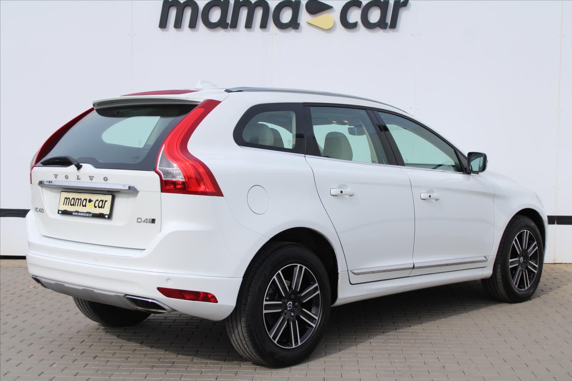 volvo-xc60-2-4-d4-140kw-summum - 6
