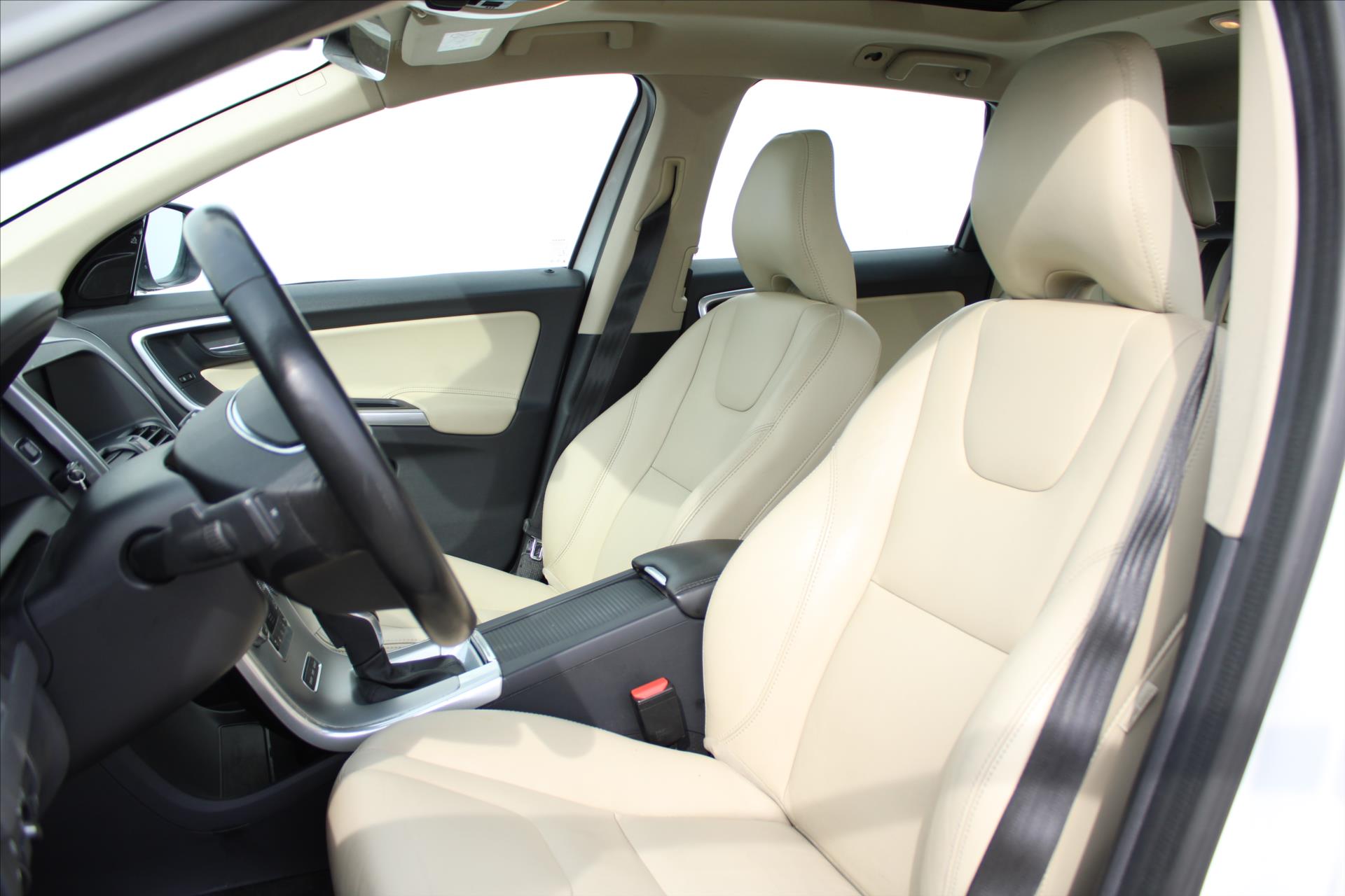 volvo-xc60-2-4-d4-140kw-summum - 8