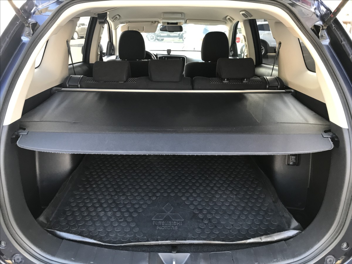 mitsubishi-outlander-2-0-i-4x2-110kw-mt - 7