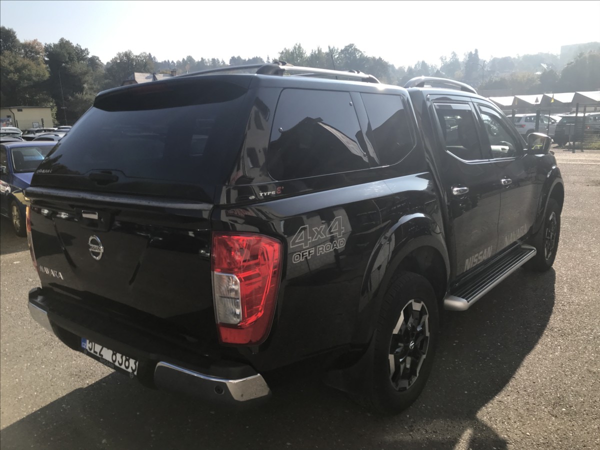 nissan-navara-2-3-d-140kw-mt-4x4 - 3