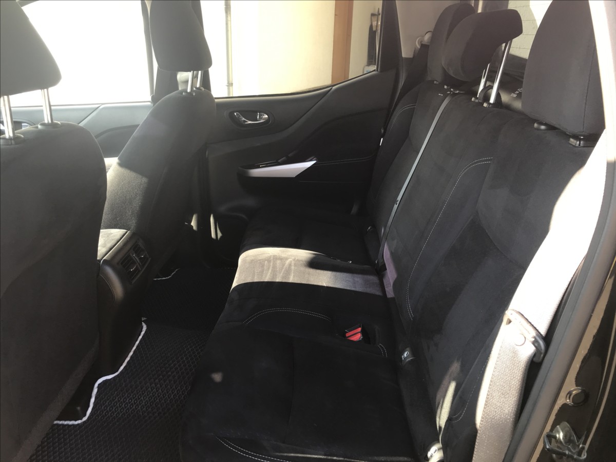 nissan-navara-2-3-d-140kw-mt-4x4 - 6