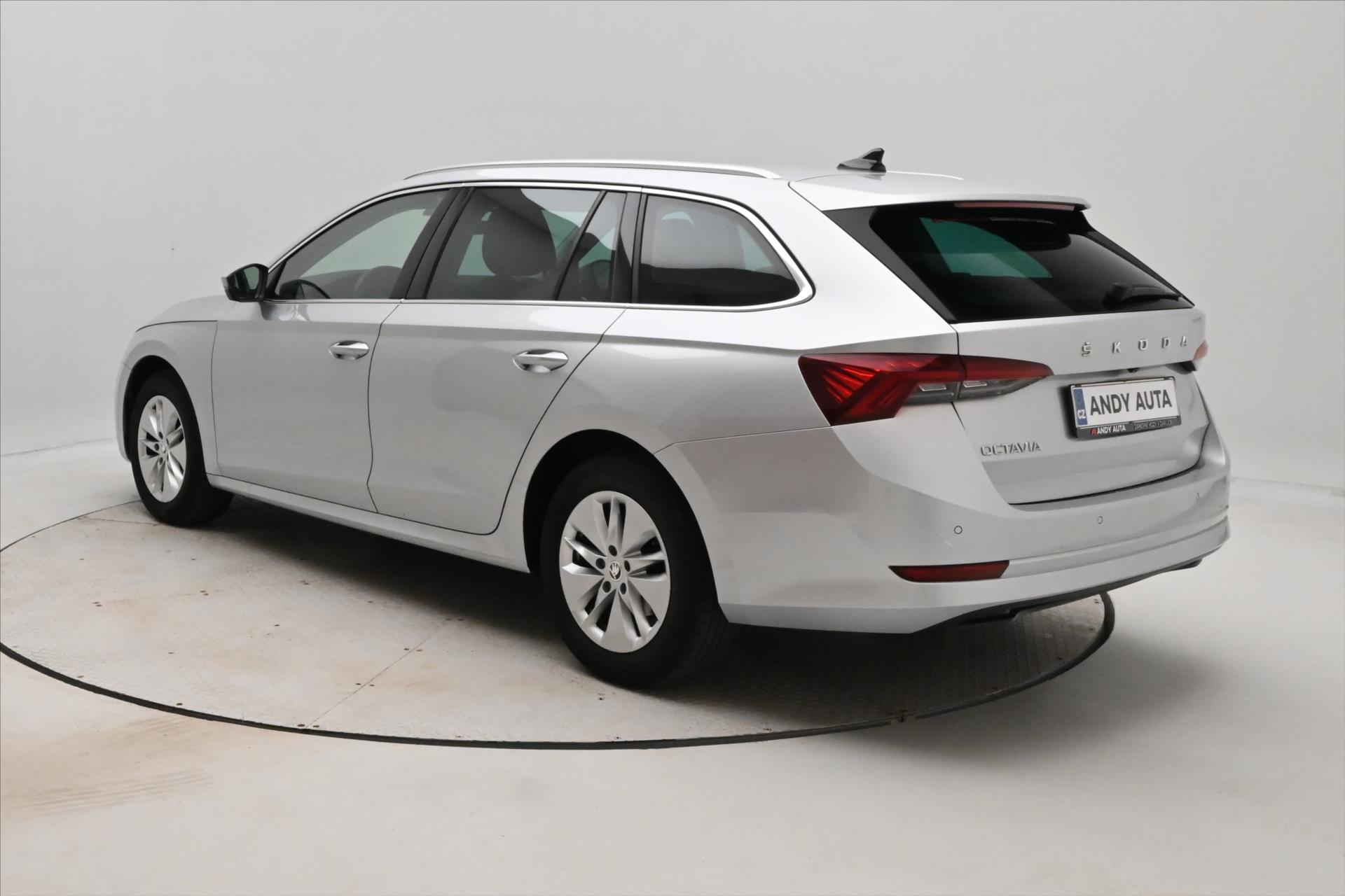 skoda-octavia-2-0-tdi-110kw-dsg-ambition-zaruka-az-5-let - 6