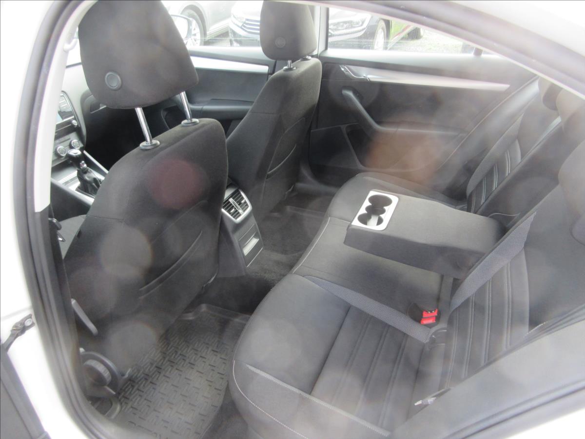 skoda-octavia-1-6-tdi-85kw - 6