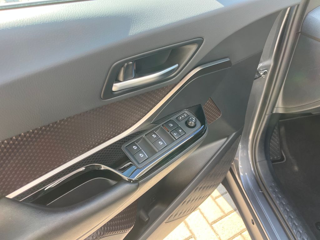 toyota-c-hr-1-8-hybrid-e-cvt-style - 9