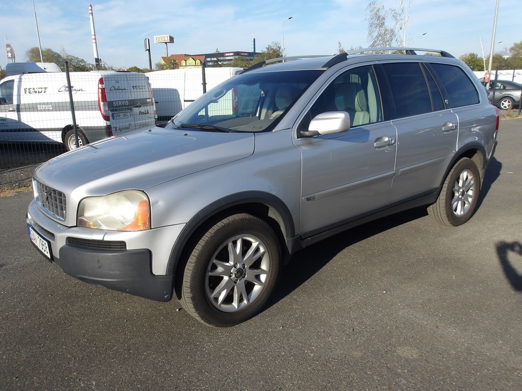 Volvo XC90 2,4D5 136 kW ČR Serv.kn!