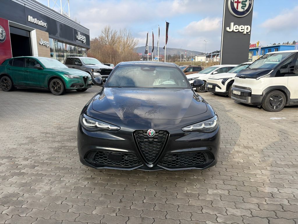 alfa-romeo-giulia-intensa-2-0-turbo-280k-at8-q4 - 1
