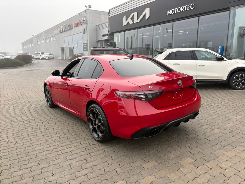 alfa-romeo-giulia-intensa-2-0-turbo-280k-at8-q4 - 4