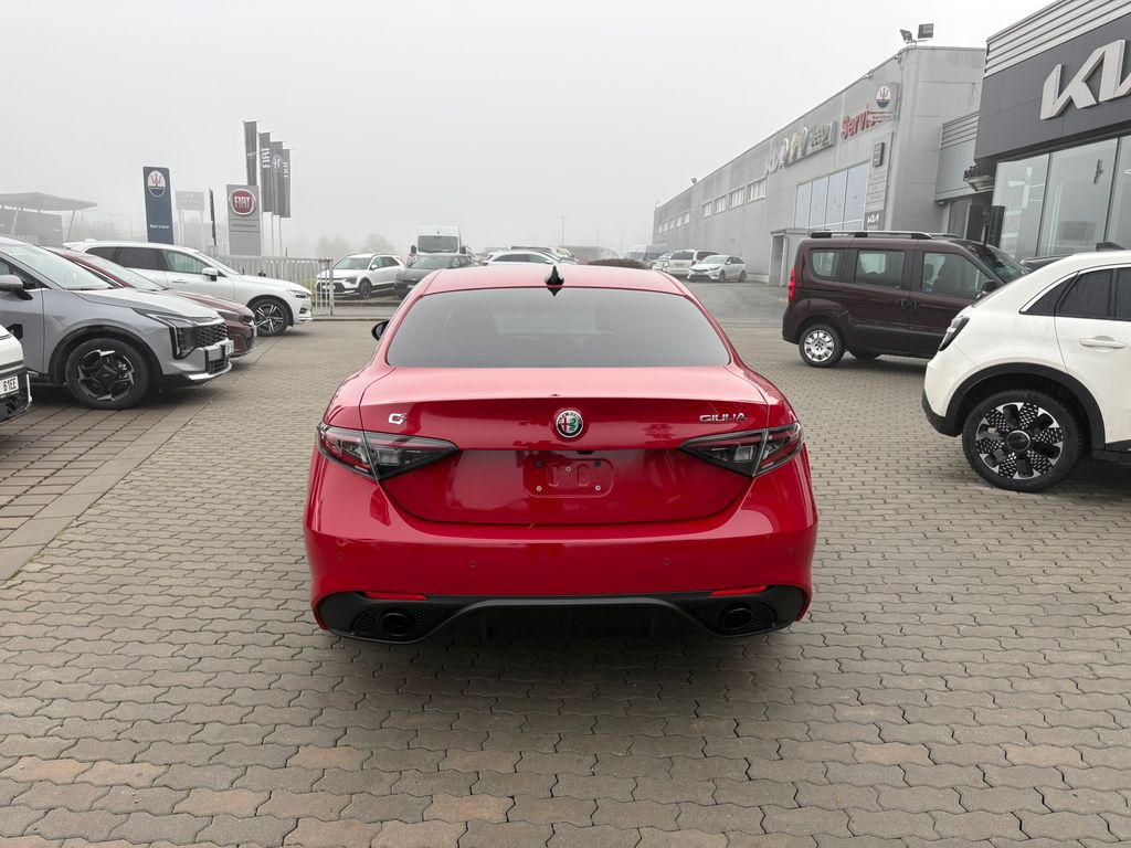 alfa-romeo-giulia-intensa-2-0-turbo-280k-at8-q4 - 5