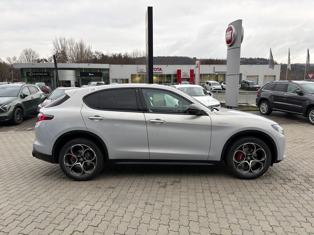 alfa-romeo-stelvio-veloce-2-0-turbo-280k-at8-q4 - 7