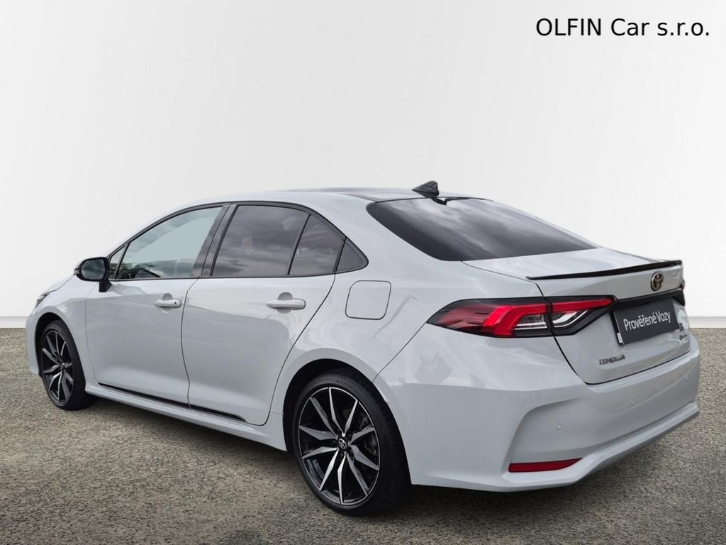 toyota-corolla-sd-1-8-hev-gr-sport-dynamic - 6