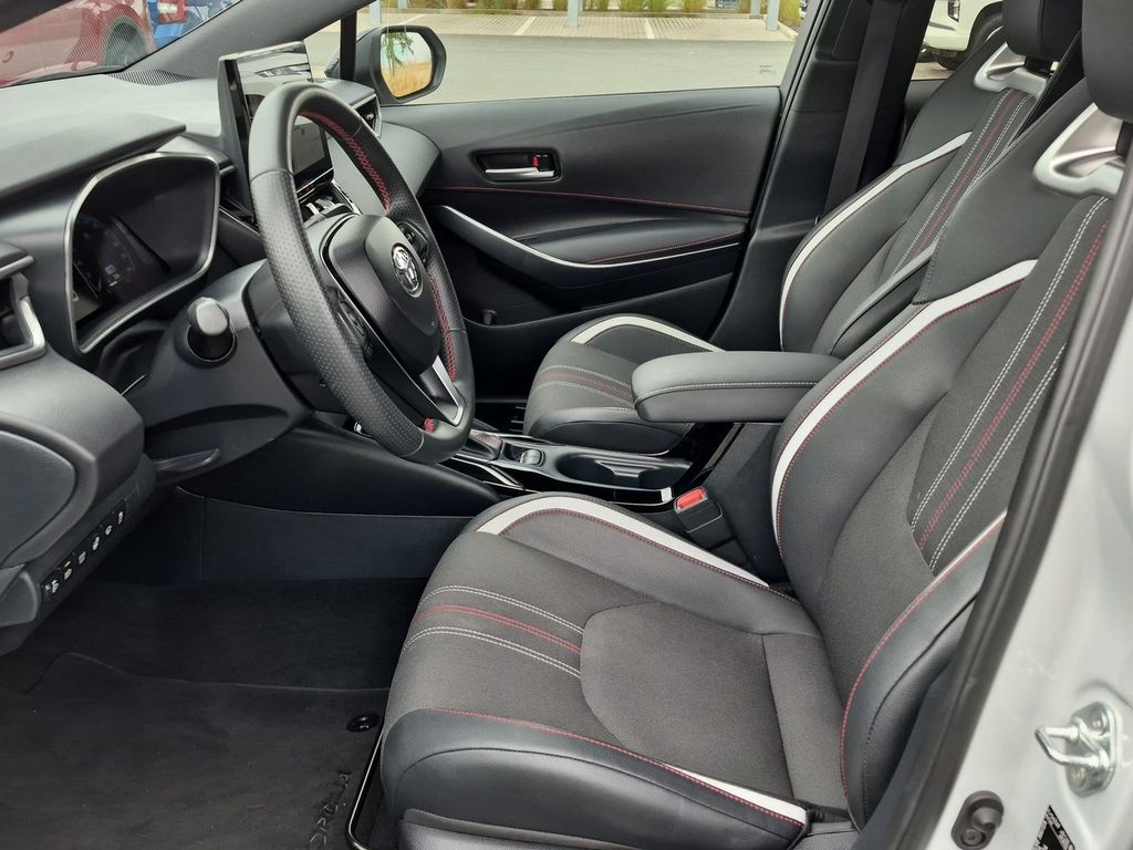 toyota-corolla-sd-1-8-hev-gr-sport-dynamic - 8