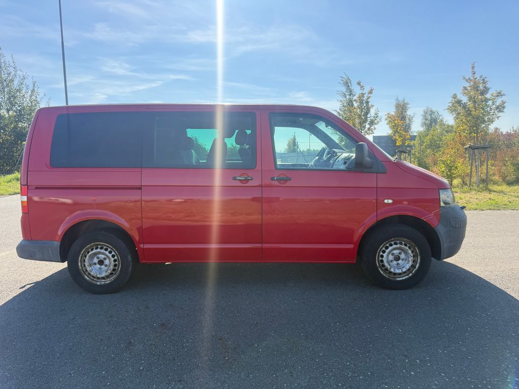volkswagen-transporter-2-5-tdi-128-kw-automat-6-mist-klimatizace-stk-28 - 5