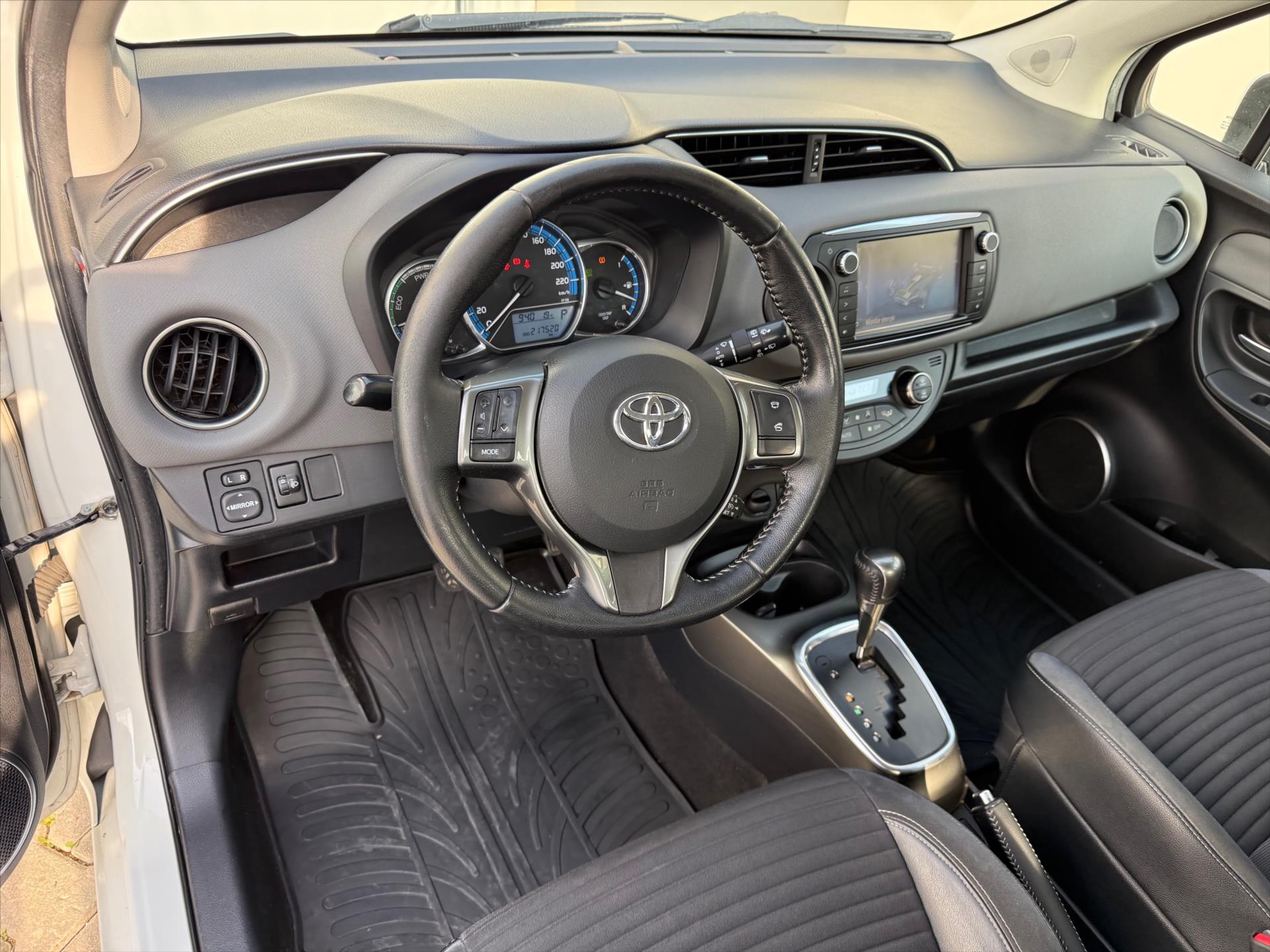 toyota-yaris-1-5-style-senso - 6