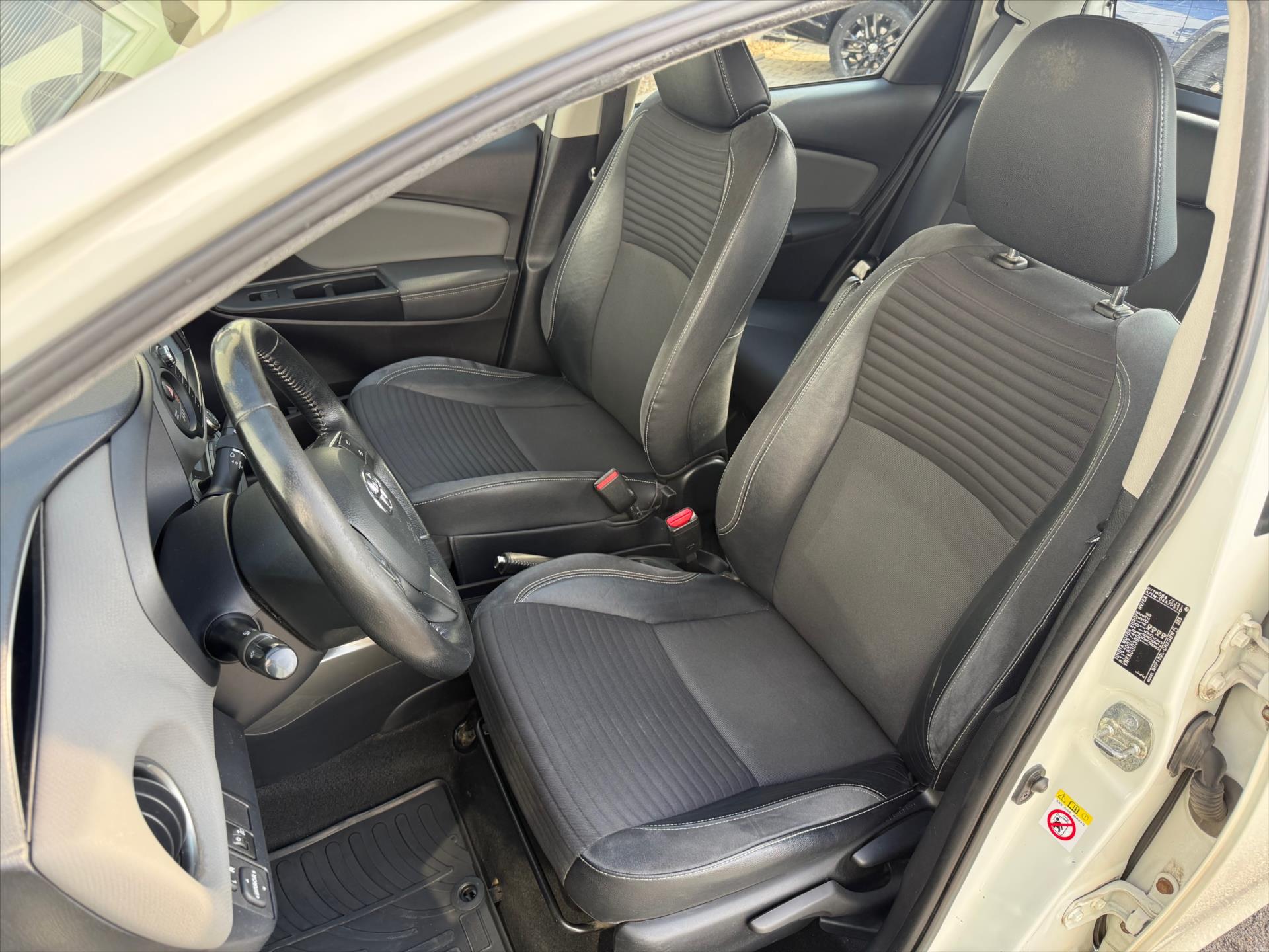 toyota-yaris-1-5-style-senso - 8