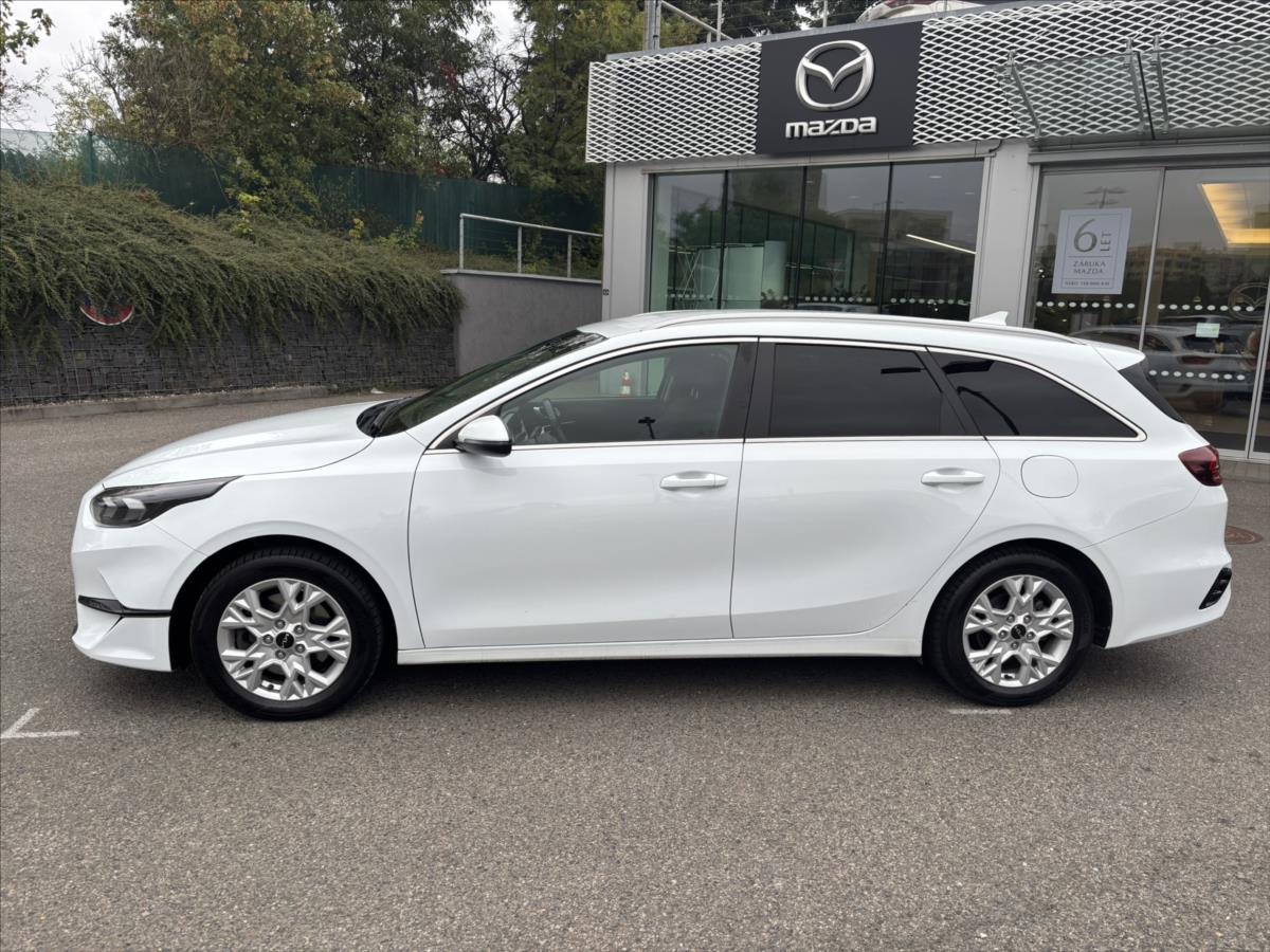 kia-ceed-1-5-tgdi-top-zaruka-carplay - 1