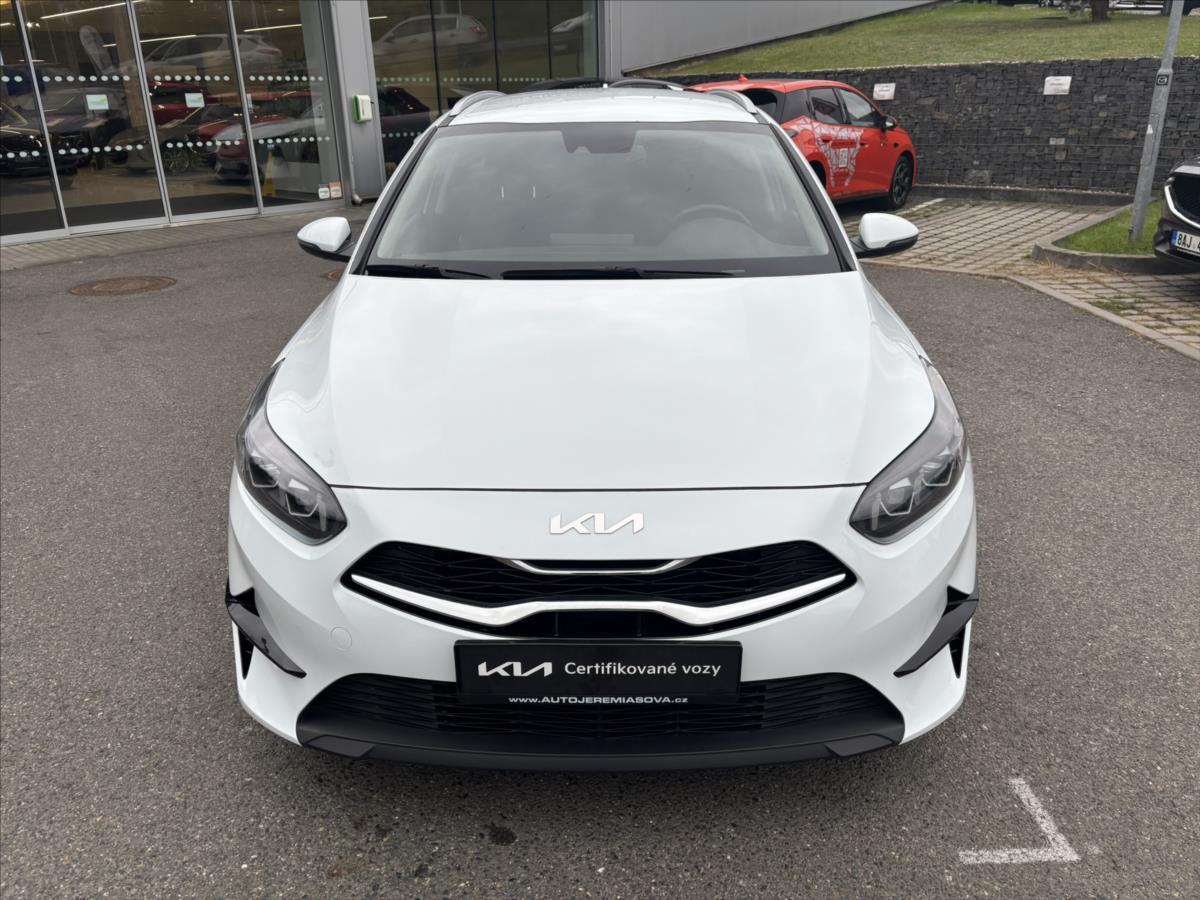 kia-ceed-1-5-tgdi-top-zaruka-carplay - 7