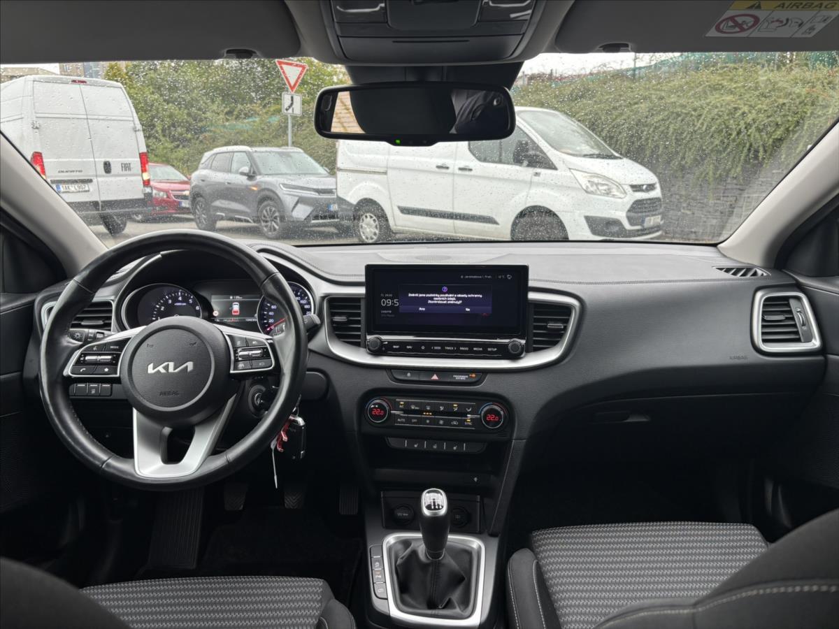 kia-ceed-1-5-tgdi-top-zaruka-carplay - 8
