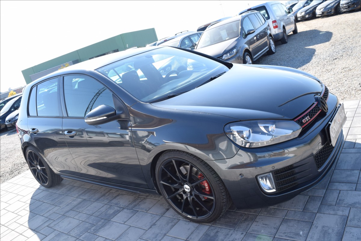 volkswagen-golf-2-0-gti-6-po-servise-automat - 3
