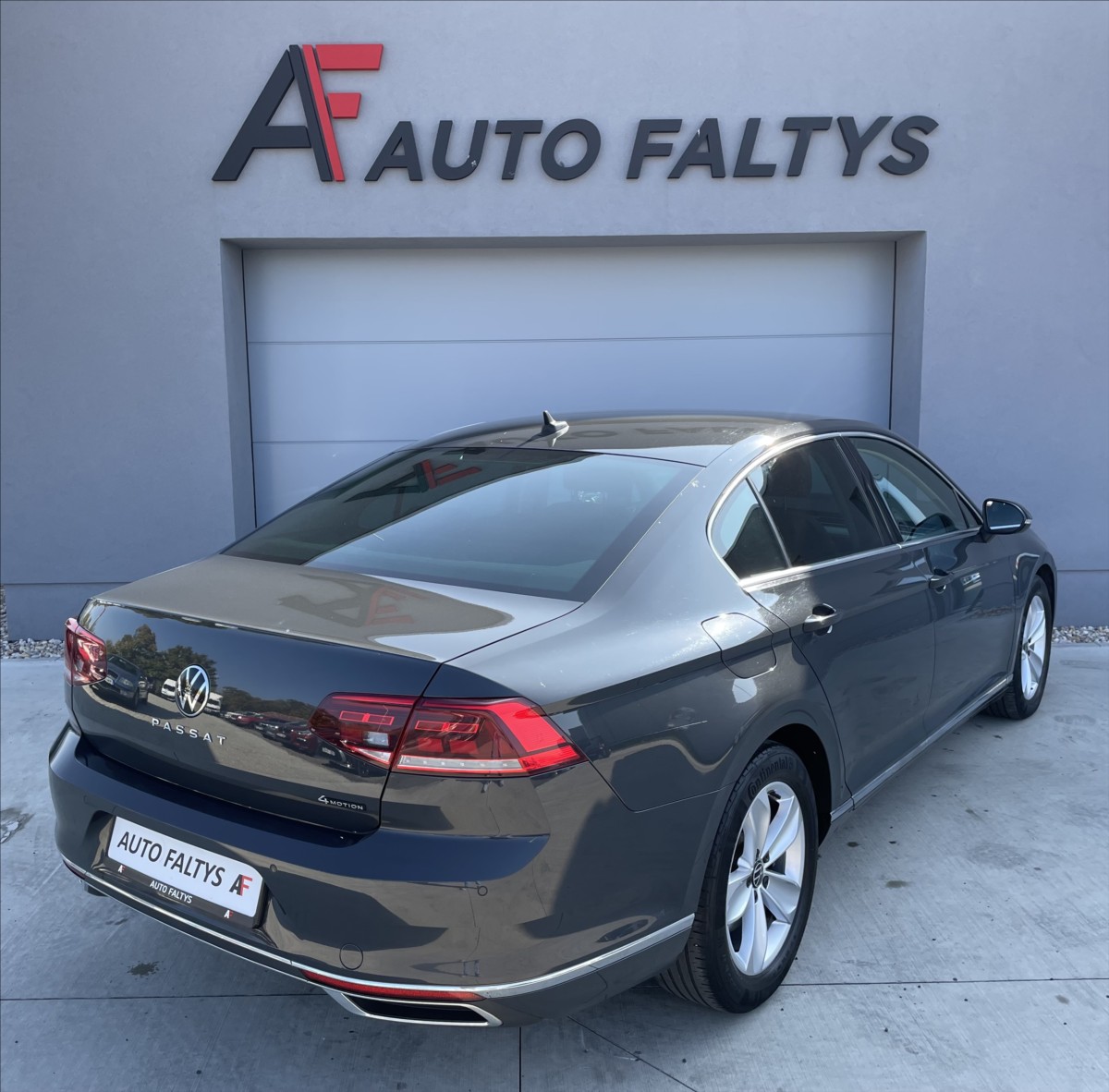volkswagen-passat-2-0-tsi-200kw-4x4-dsg-cr - 2