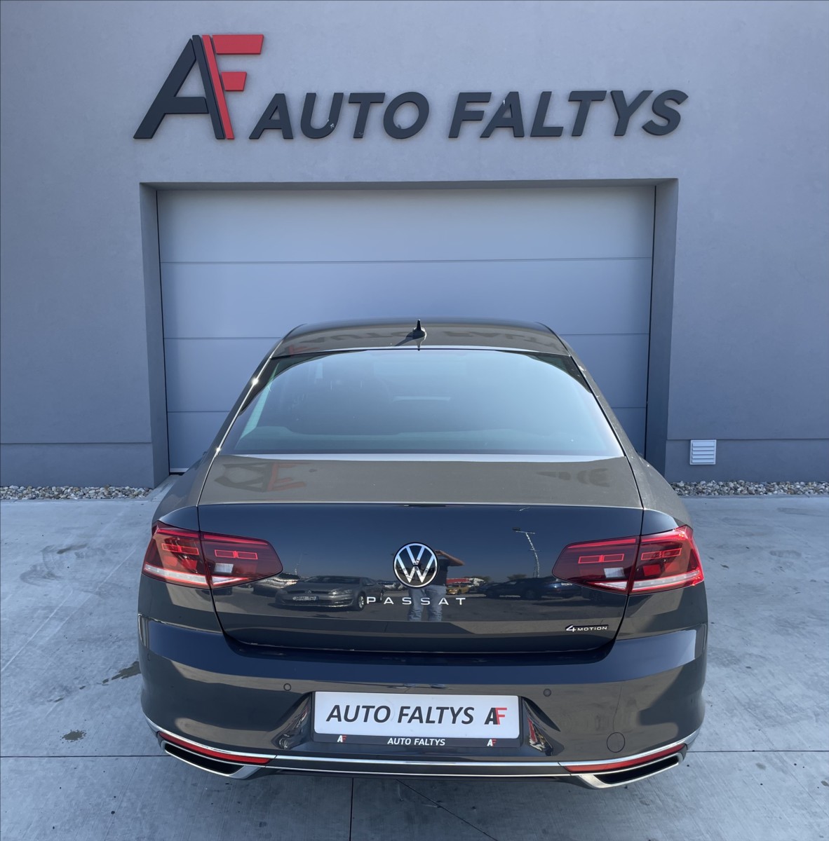volkswagen-passat-2-0-tsi-200kw-4x4-dsg-cr - 3