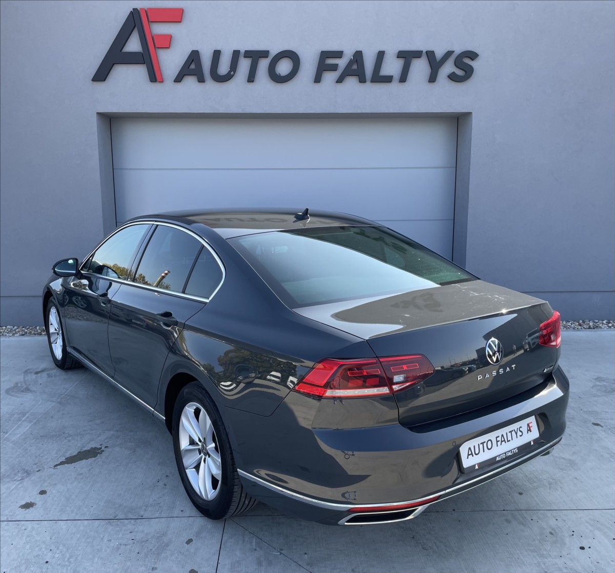 volkswagen-passat-2-0-tsi-200kw-4x4-dsg-cr - 4