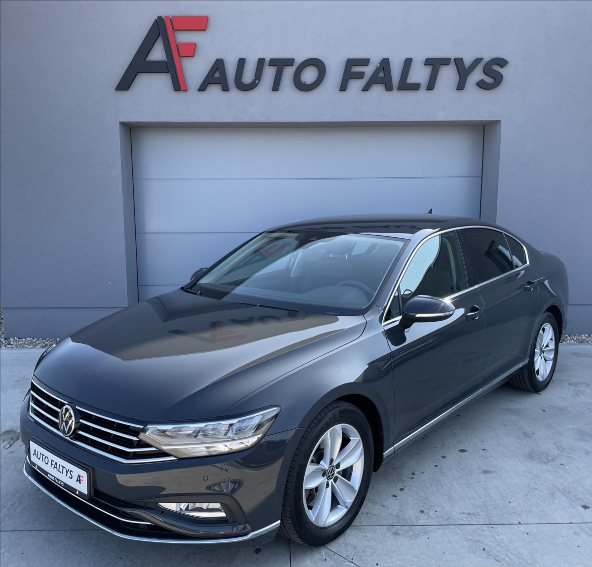 volkswagen-passat-2-0-tsi-200kw-4x4-dsg-cr - 6