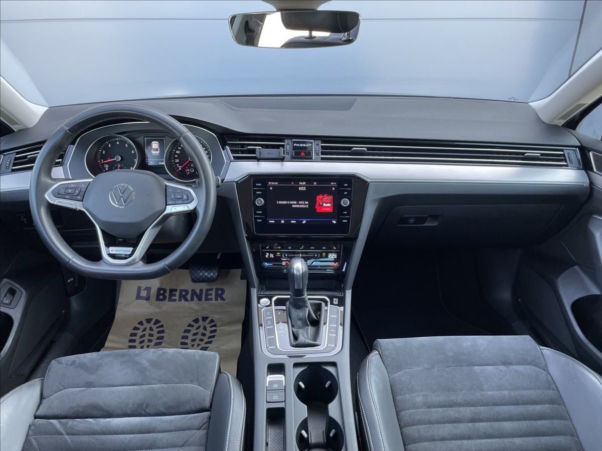 volkswagen-passat-2-0-tsi-200kw-4x4-dsg-cr - 8