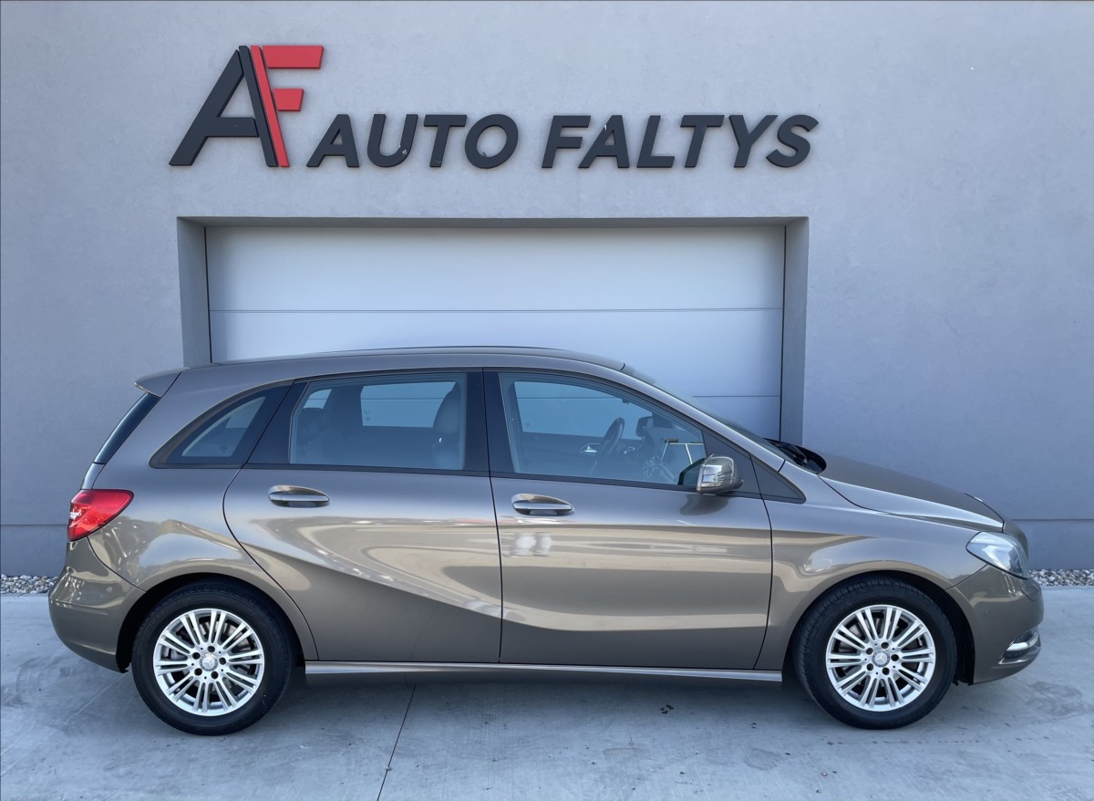 mercedes-benz-tridy-b-220-4matic-135kw-cr-1-maj - 1
