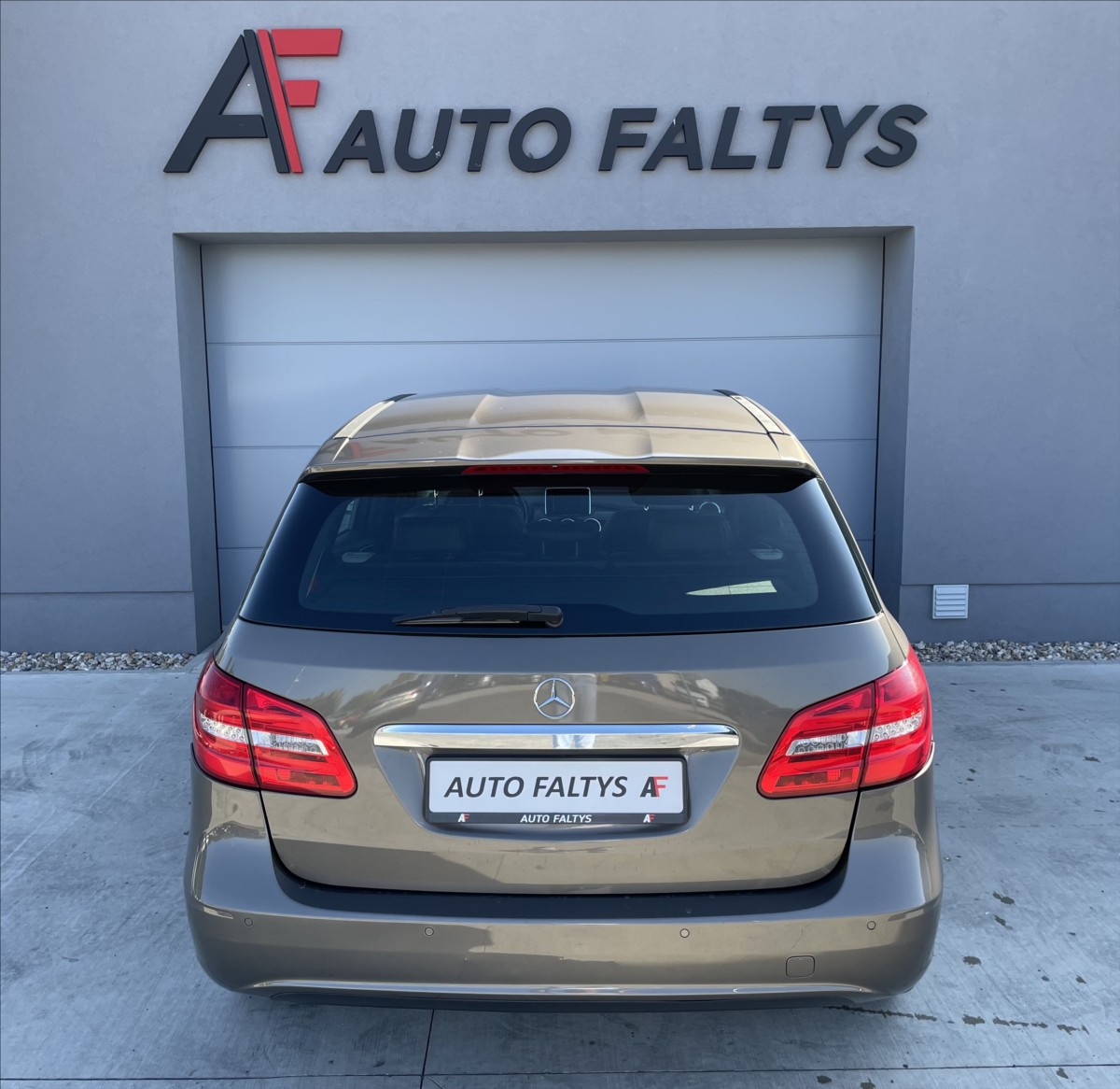 mercedes-benz-tridy-b-220-4matic-135kw-cr-1-maj - 3