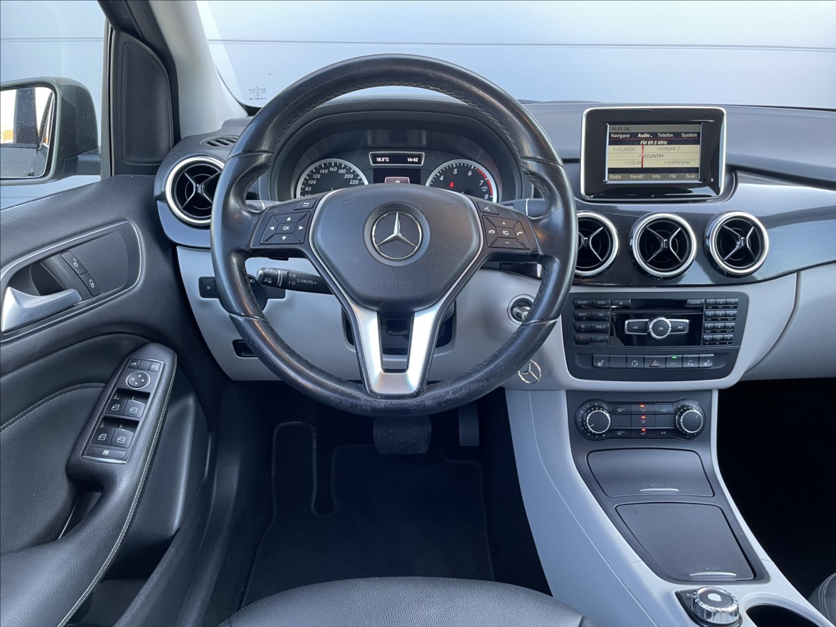 mercedes-benz-tridy-b-220-4matic-135kw-cr-1-maj - 9