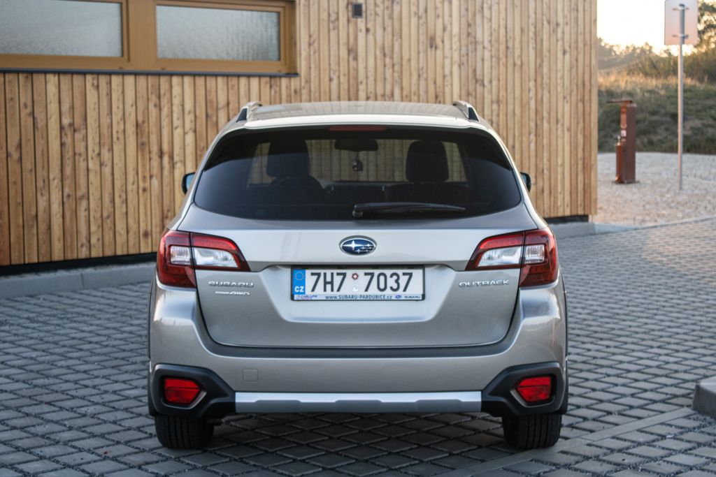subaru-outback - 4