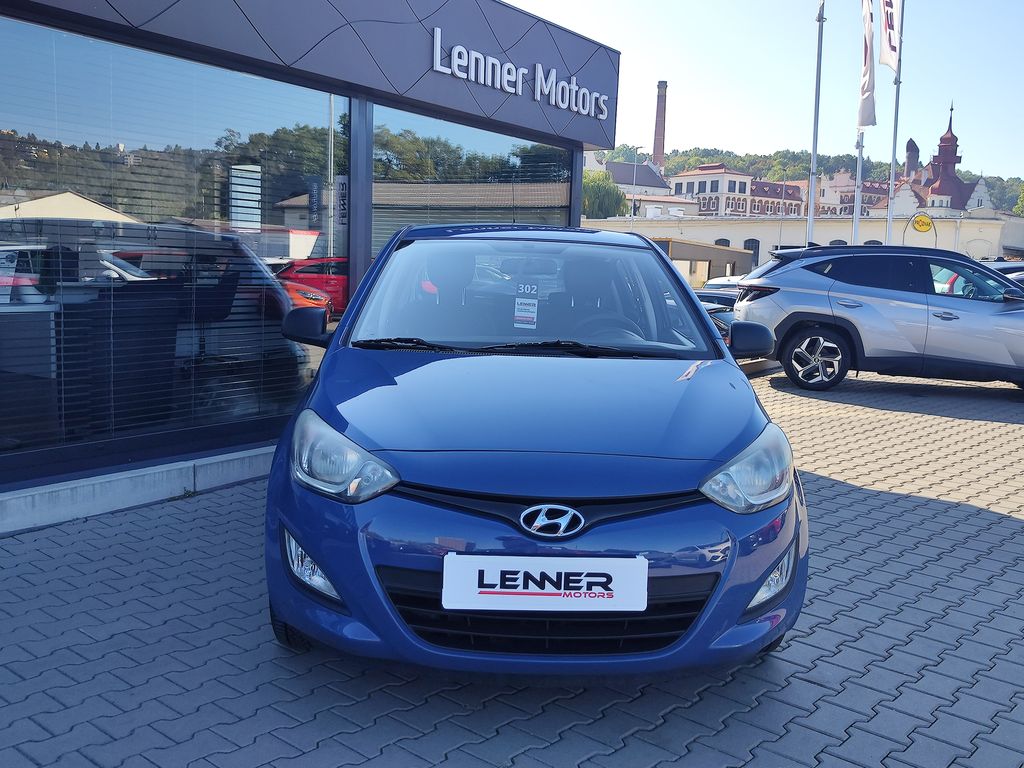 hyundai-i20-1-2i-63kw-family-space - 1
